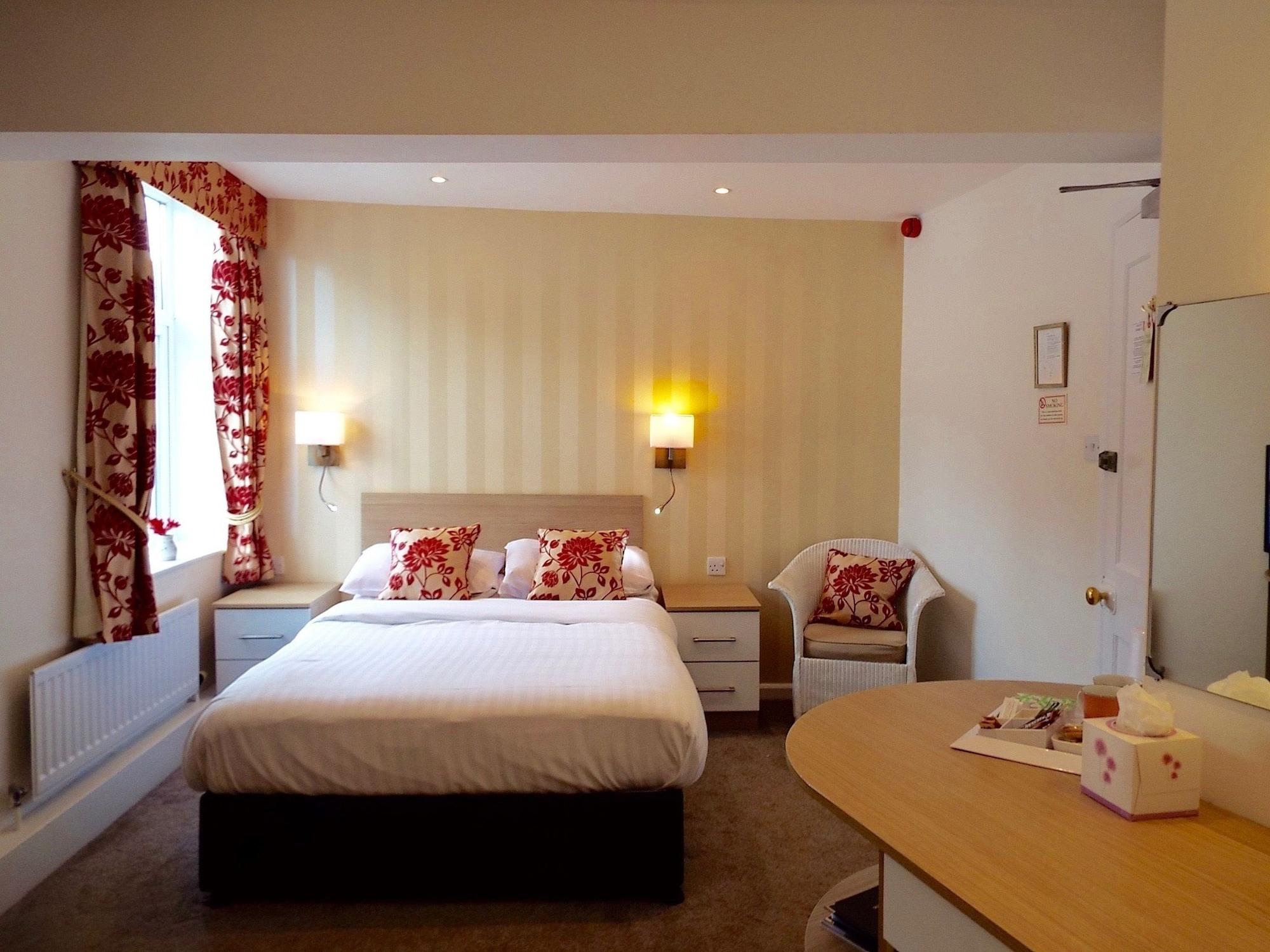 אמבלסייד Wateredge Inn- The Inn Collection Group מראה חיצוני תמונה