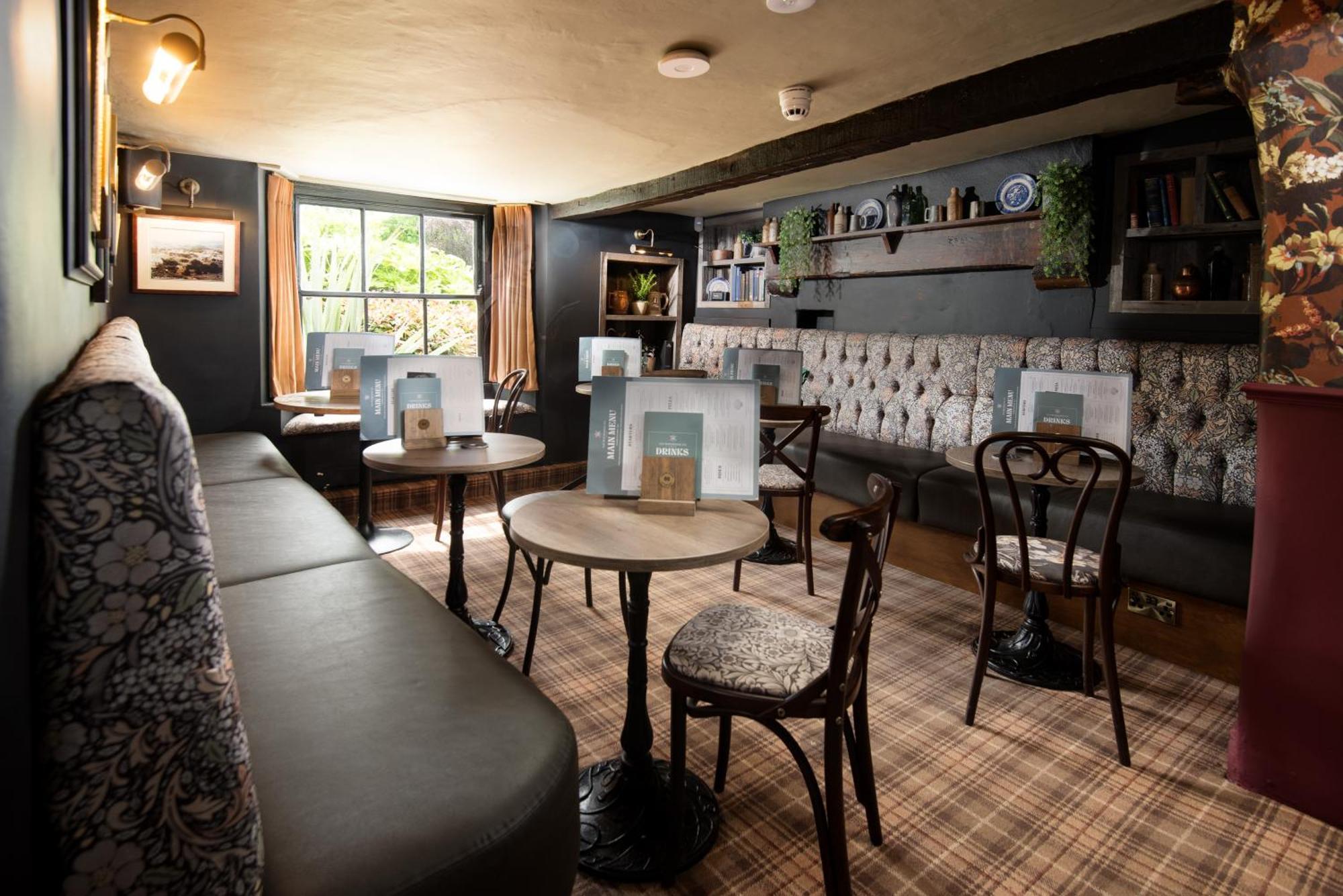 אמבלסייד Wateredge Inn- The Inn Collection Group מראה חיצוני תמונה